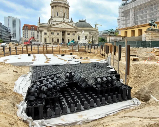 Montaje de módulos en un entorno urbano